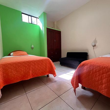 Hostal Casa Cascada 阿约拉港 外观 照片