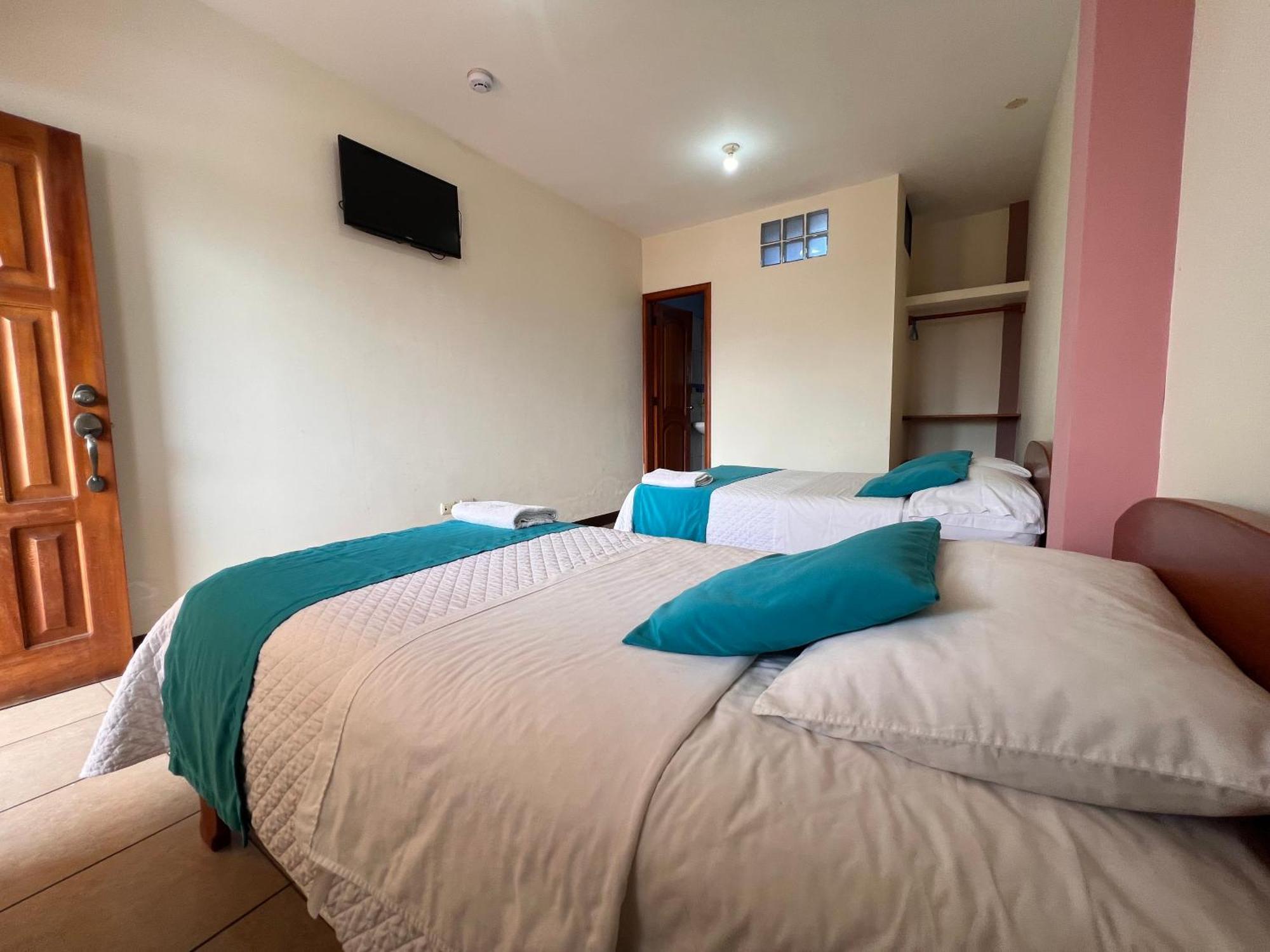Hostal Casa Cascada 阿约拉港 外观 照片
