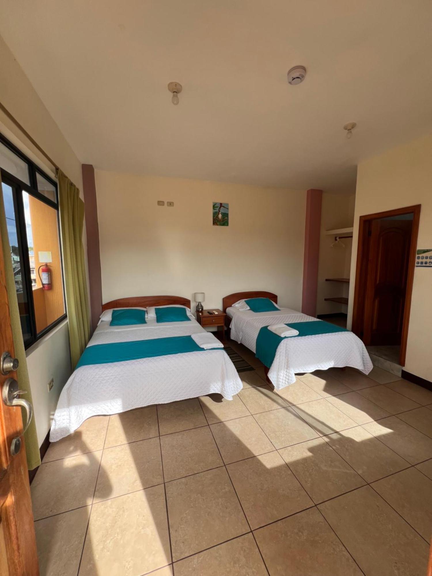 Hostal Casa Cascada 阿约拉港 外观 照片