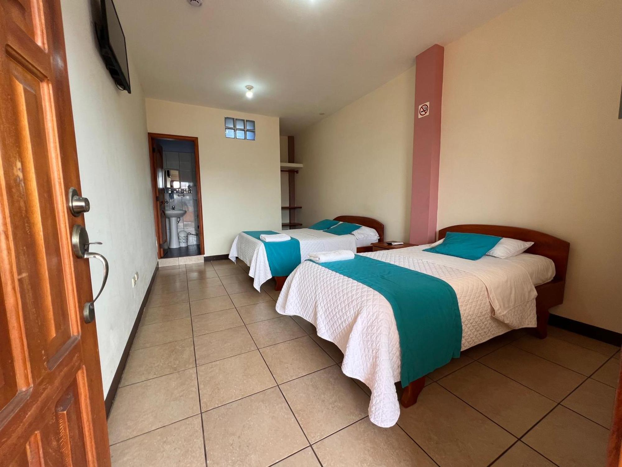 Hostal Casa Cascada 阿约拉港 外观 照片