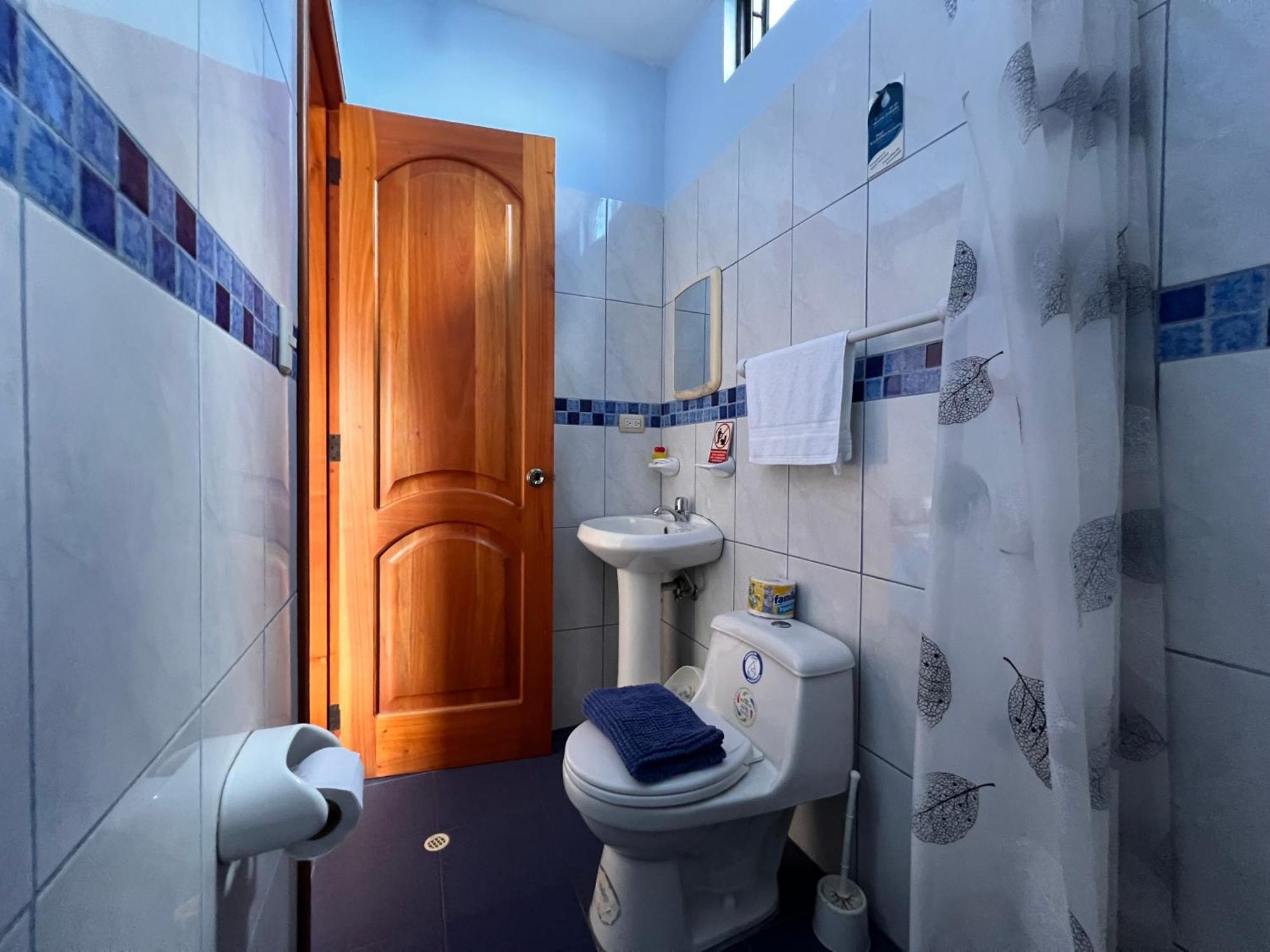 Hostal Casa Cascada 阿约拉港 外观 照片
