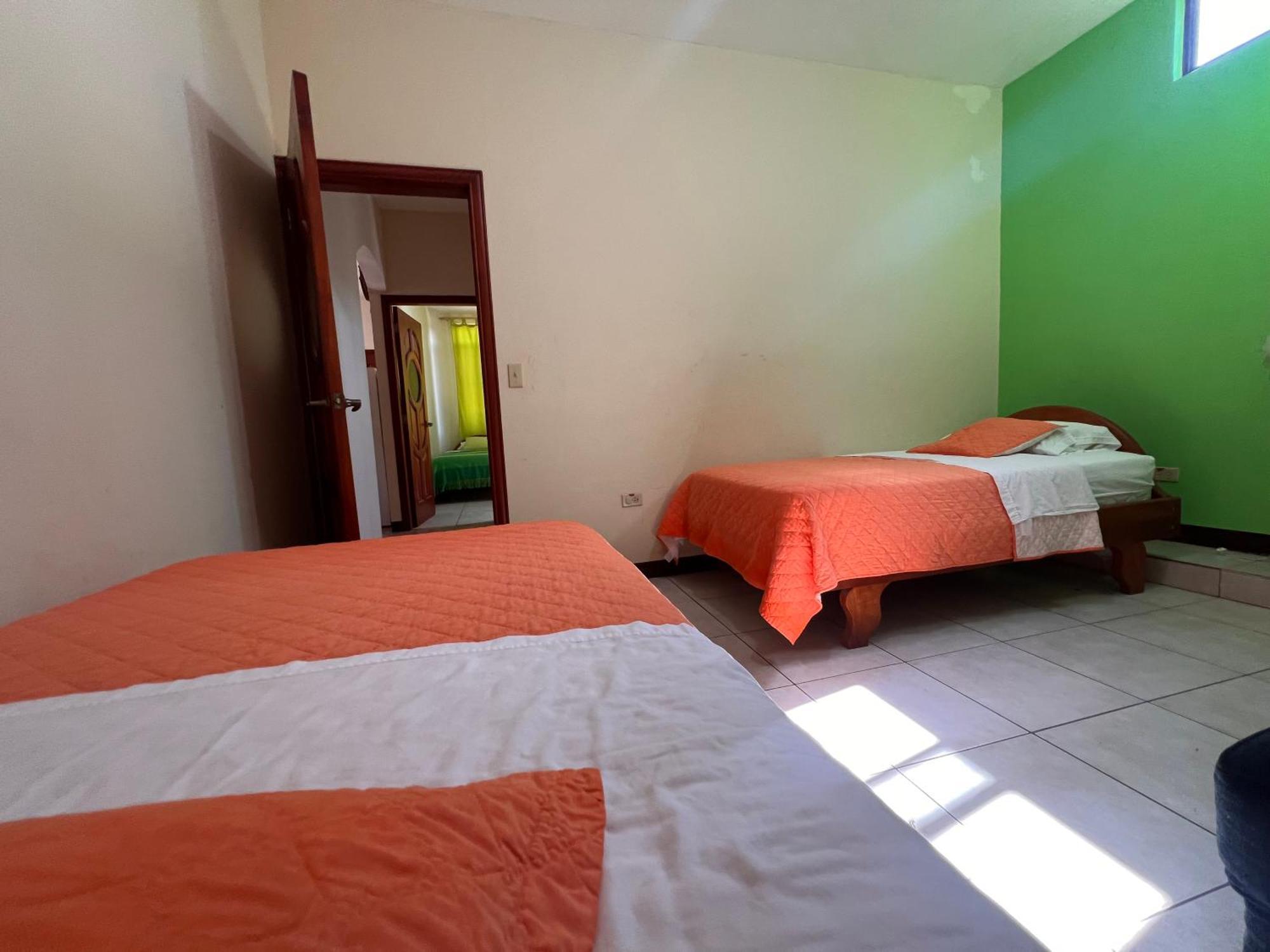 Hostal Casa Cascada 阿约拉港 外观 照片