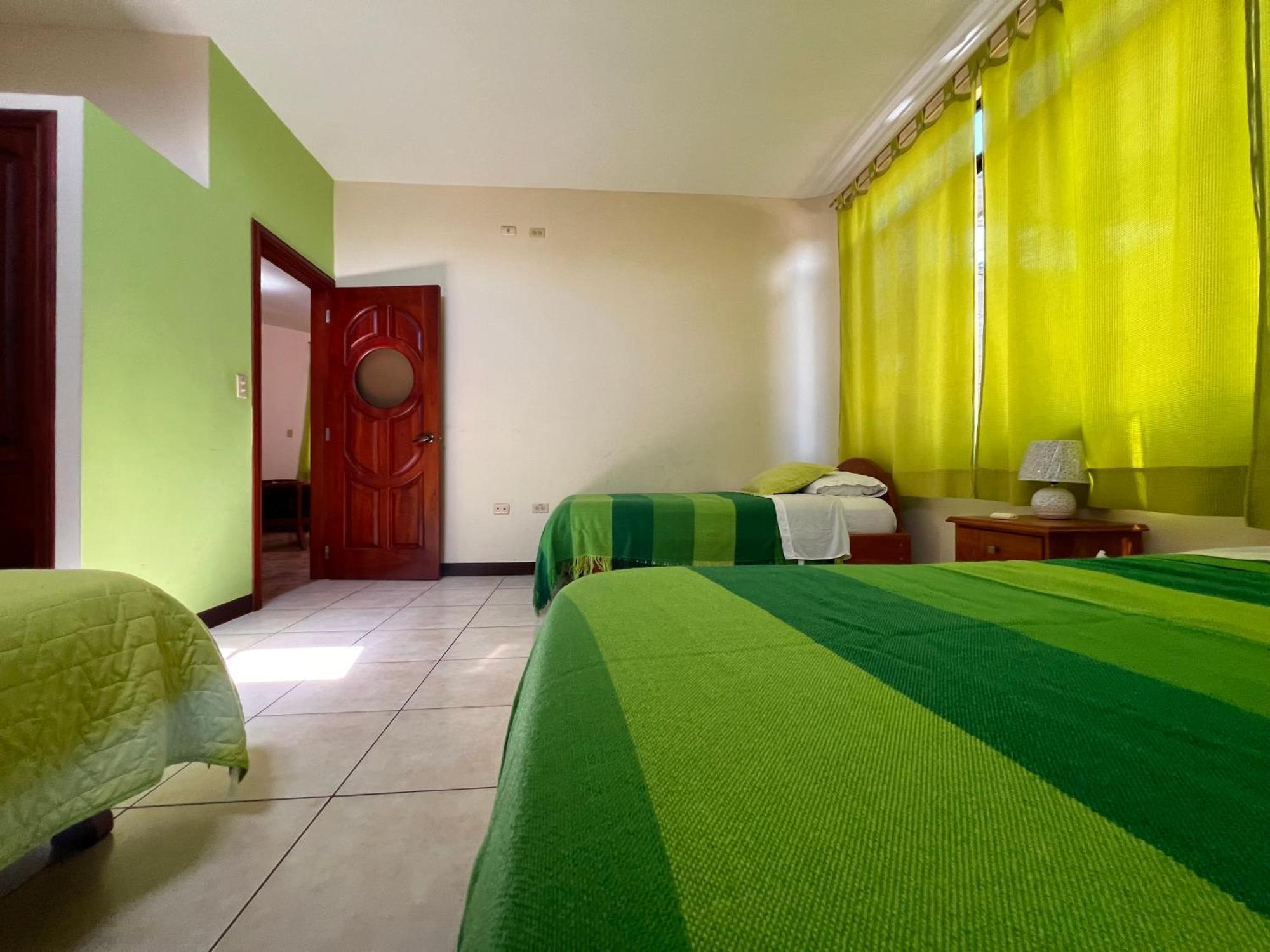 Hostal Casa Cascada 阿约拉港 外观 照片