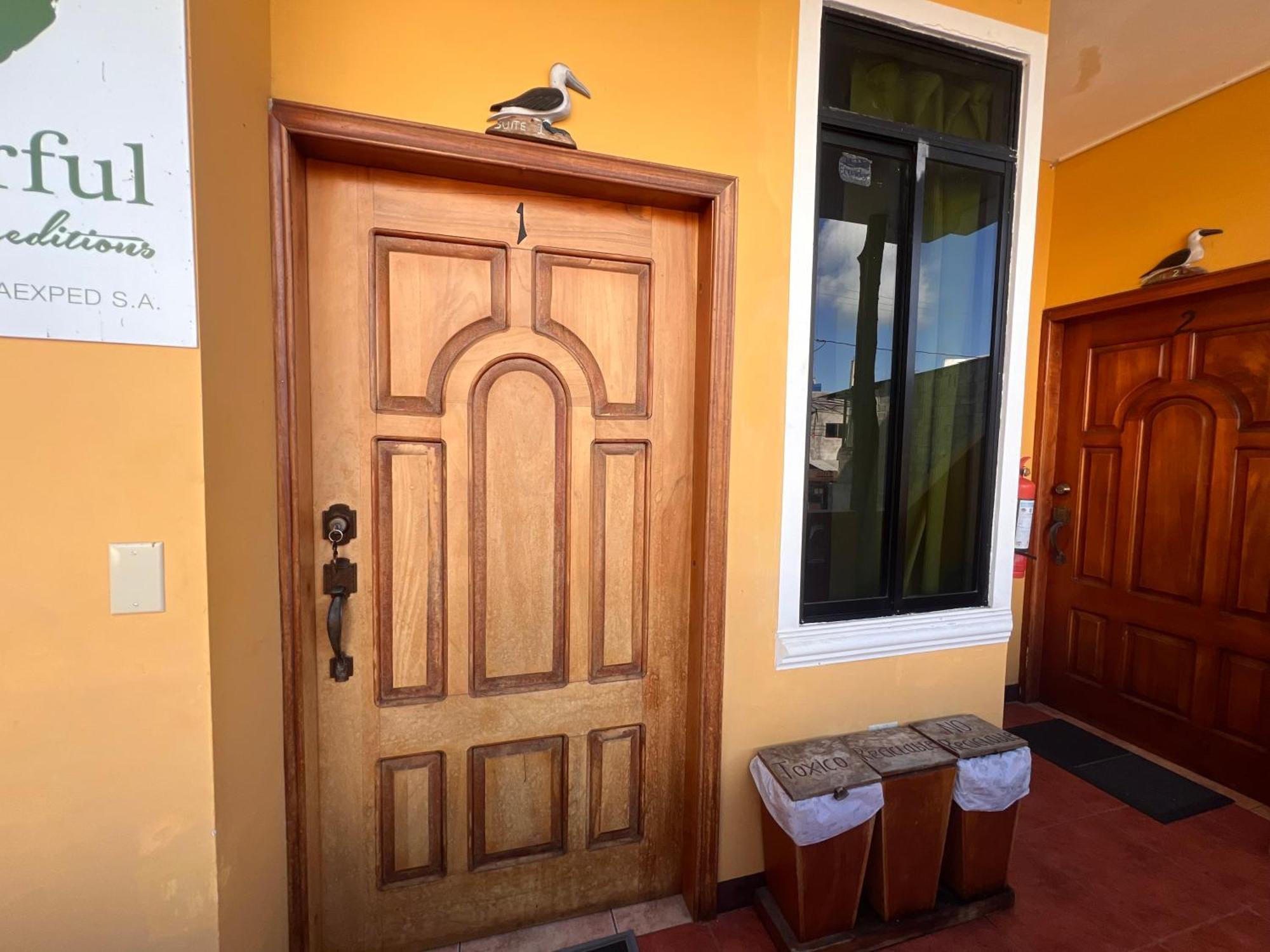 Hostal Casa Cascada 阿约拉港 外观 照片
